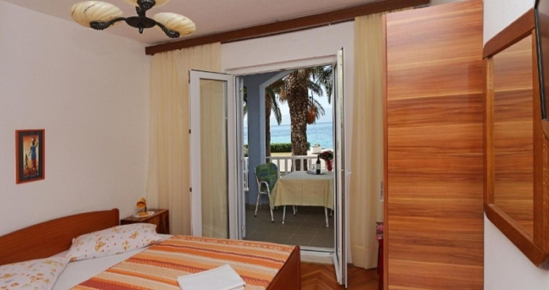 Apartments And Rooms Tomo 1 - At The Beach Zaostrog Exterior foto
